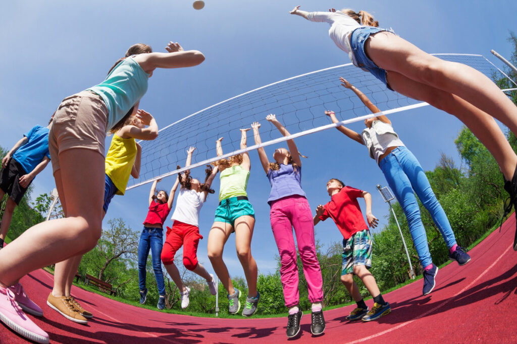 + Sport a Scuola is a project designed by the Pietro Pittini Foundation in collaboration with the University of Udine. To convey values such as team spirit, stimulation of respect, healthy competition, and solidarity, this program focuses on fostering the health and psychophysical well-being of the children of some lower secondary schools in Friuli Venezia Giulia.
Although the Friuli Venezia Giulia is not among the Italian regions with the highest emergency in terms of educational poverty and early school leaving, it is nevertheless characterized by a youth population afflicted with large pockets of social, educational, and psychophysical hardship. For this reason, the Pietro Pittini Foundation has decided to promote an inclusive and usable sports project for all, an educational tool that can transmit positive values to children and prevent bullying behaviours, school dropout as well as improve the life skills and profit of lower secondary school students engaged into the project. ​